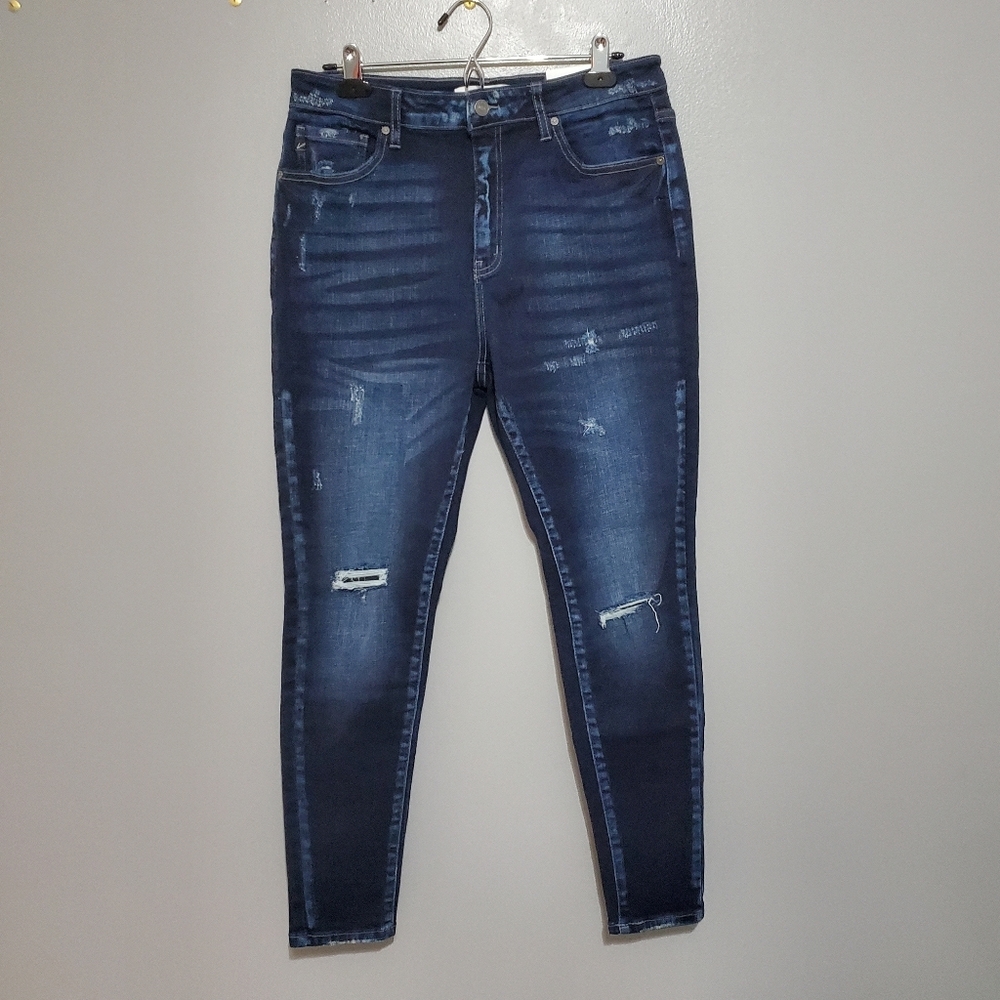 NWT KanCan Womens Dark Blue Skinny Distressed Jeans Size 15/31
